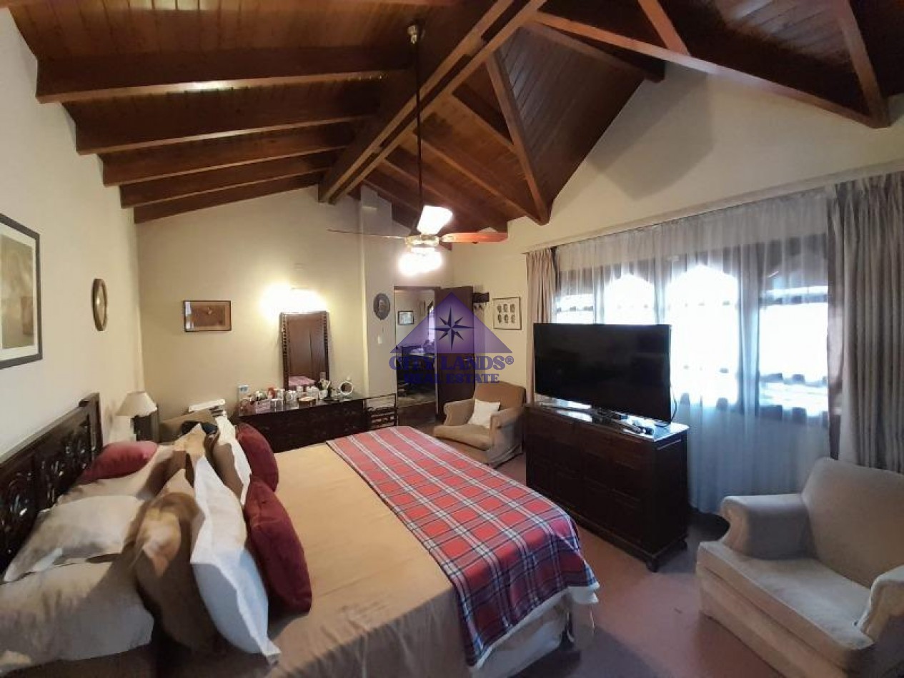 Amplia y moderna casa en venta en Alto Dorrego, Guaymallen, Mendoza