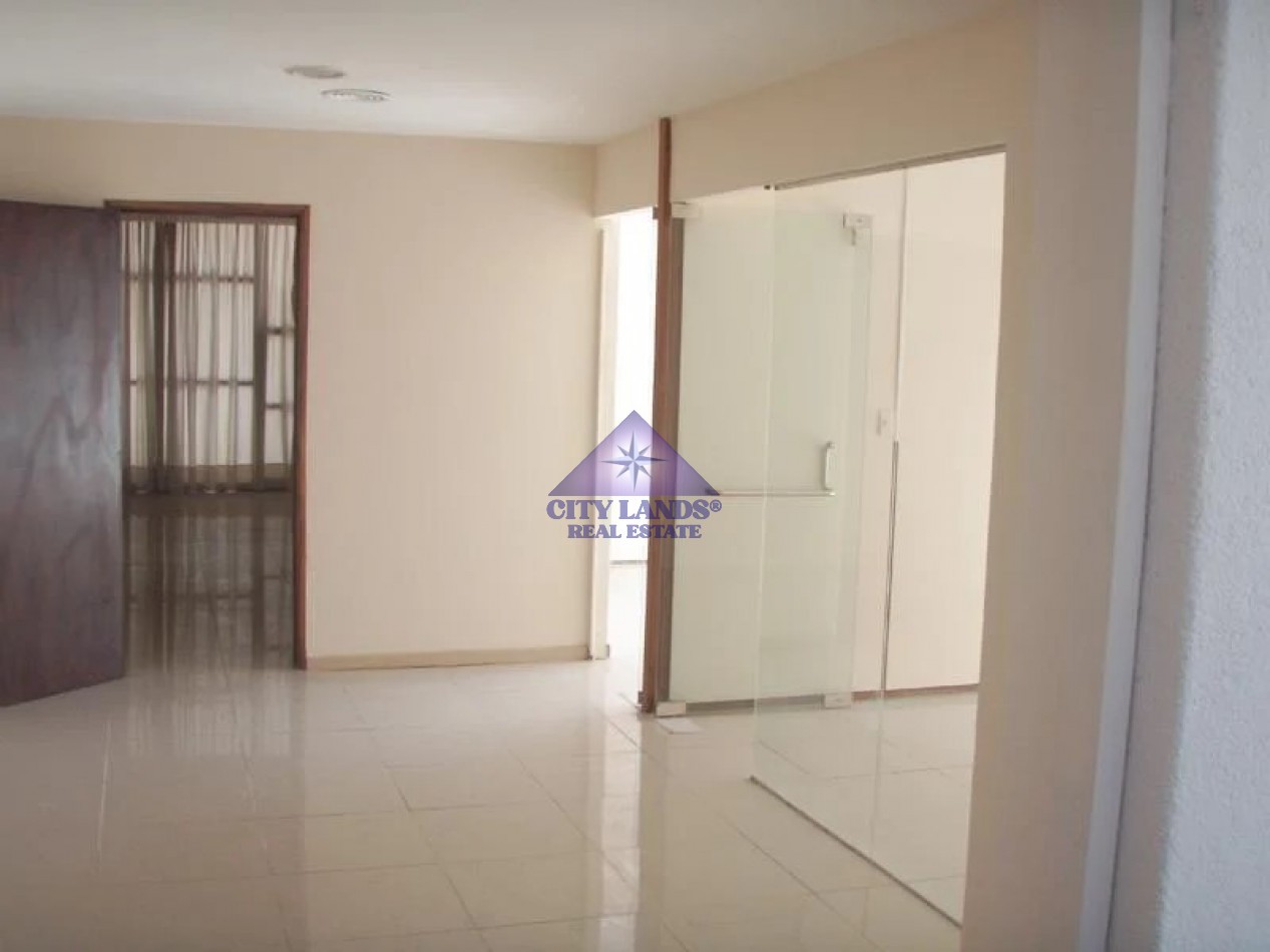 Amplia oficina en venta en la Ciudad de Mendoza