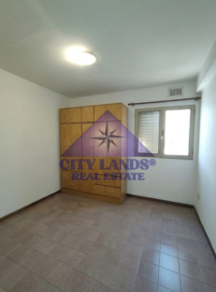 Departamento en venta 3 dormitorios, patio y cochera en Godoy Cruz
