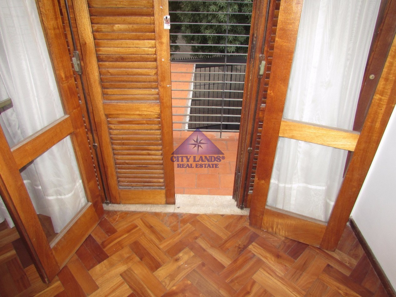 CASA EN VENTA - BARRIO BOMBAL - MENDOZA