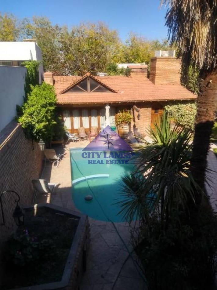 Amplia y moderna casa en venta en Alto Dorrego, Guaymallen, Mendoza