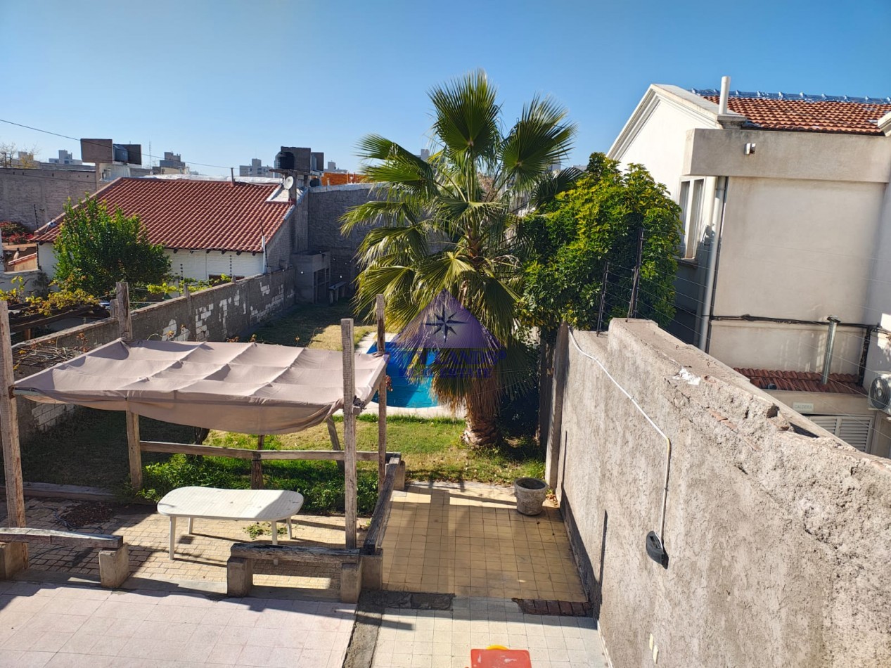 Casa en venta de 3 dormitorios, bicochera y piscina en la Ciudad de Mendoza