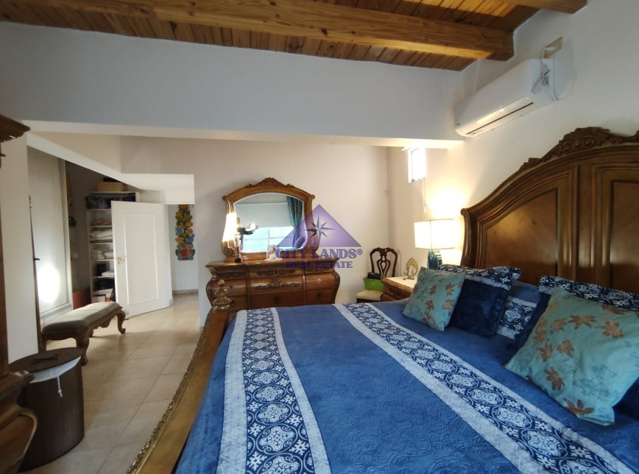 Casa en venta de 4 dormitorios en Barrio Privado, Carrodilla con piscina