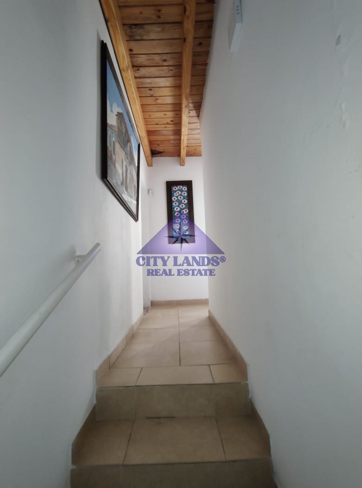 Casa en venta de 4 dormitorios en Barrio Privado, Carrodilla con piscina