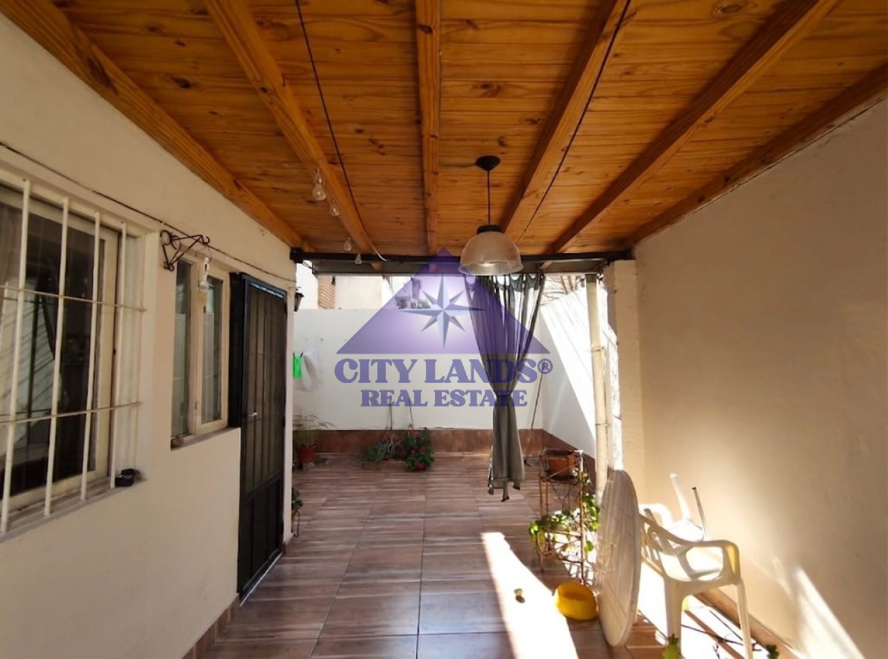 Departamento en venta 3 dormitorios, patio y cochera en Godoy Cruz