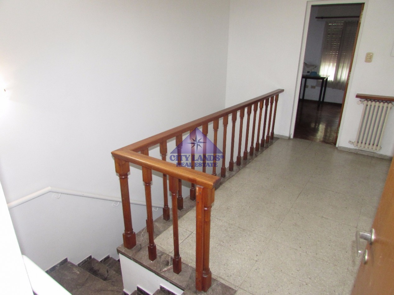 CASA EN VENTA - BARRIO BOMBAL - MENDOZA