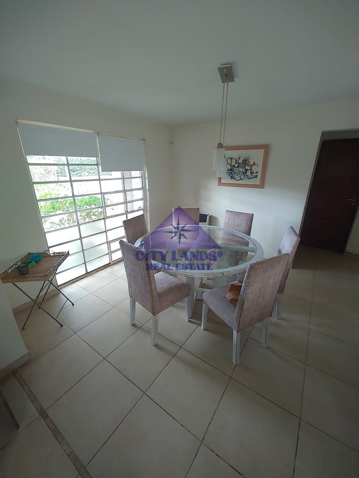 Casa de 3 dormitorios en venta en Perdriel con patio y piscina 