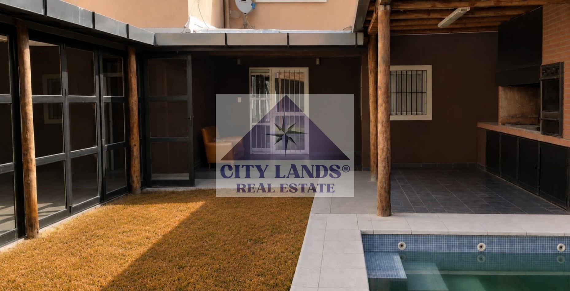CASA EN ALQUILER CON PILETA, JARDIN Y COCHERA PARA 3 VEHICULOS - DORREGO