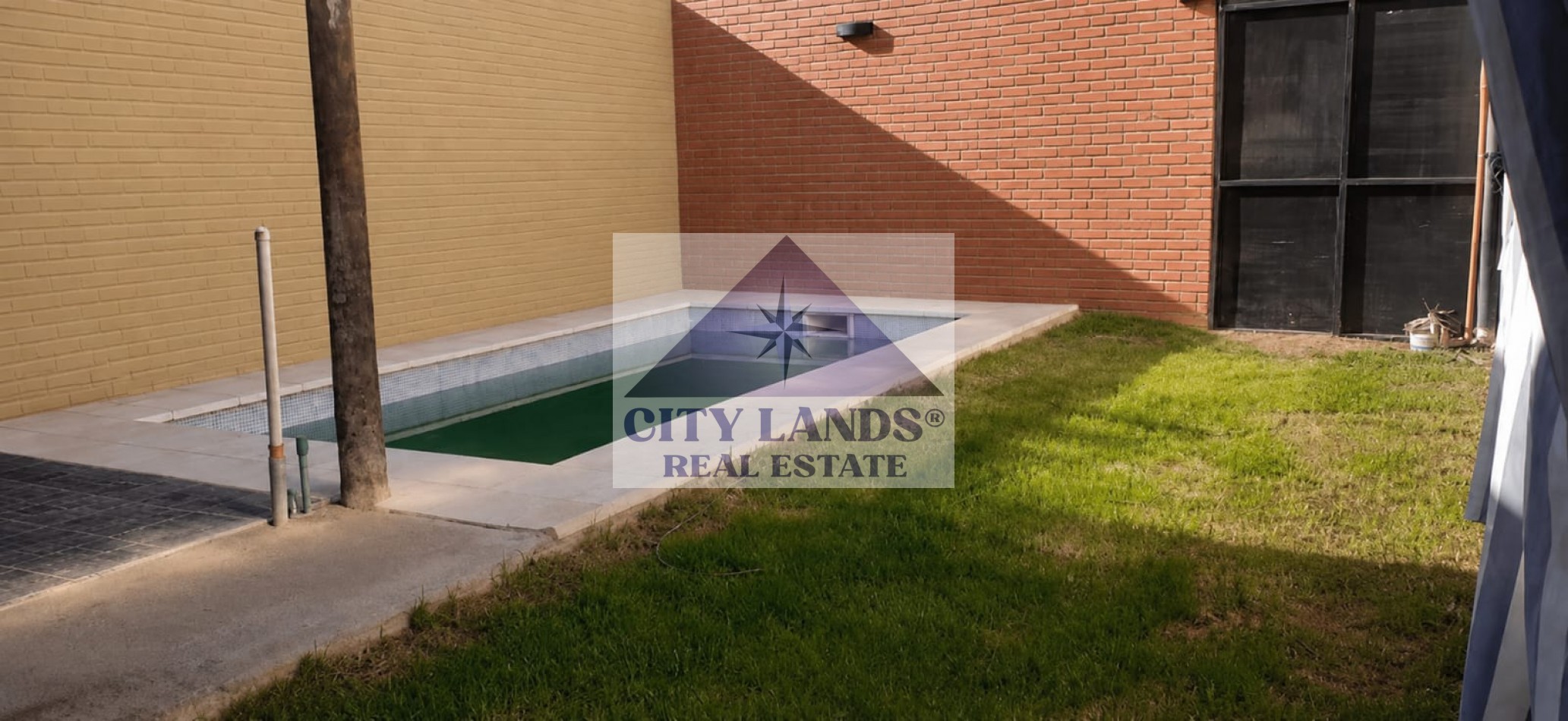 CASA EN ALQUILER CON PILETA, JARDIN Y COCHERA PARA 3 VEHICULOS - DORREGO