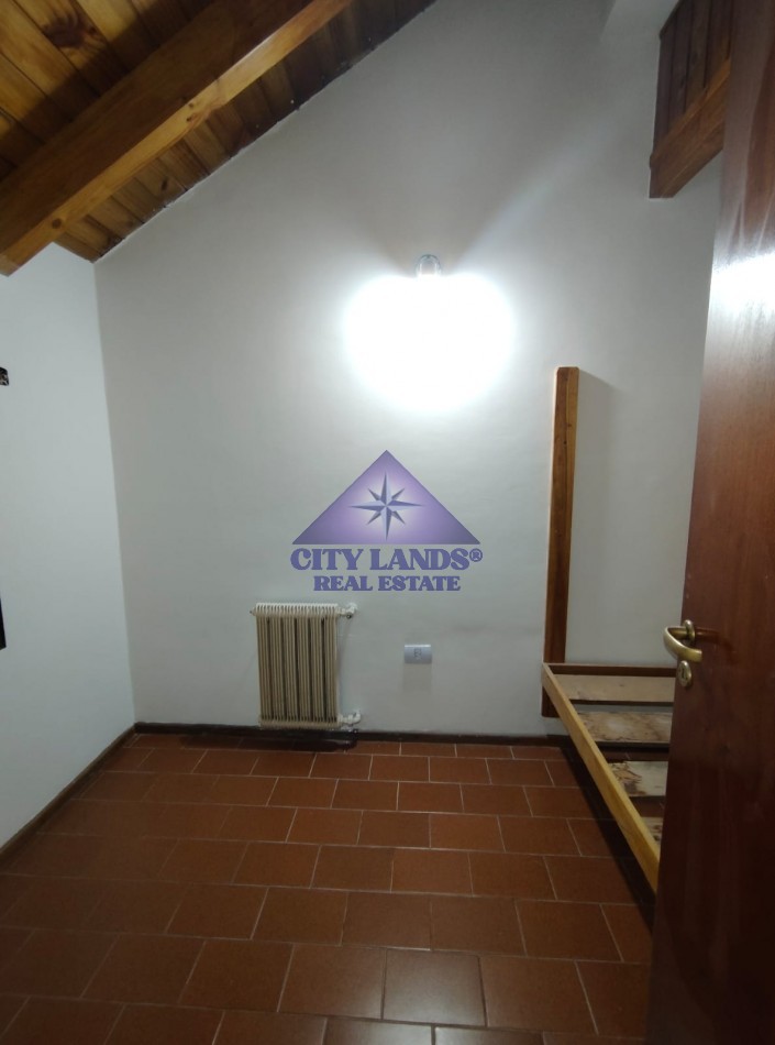 Casa amplia y confortable - 4 dormitorios - dependencia de servicio - playroom - en la Quinta Seccion - Ciudad de Mendoza