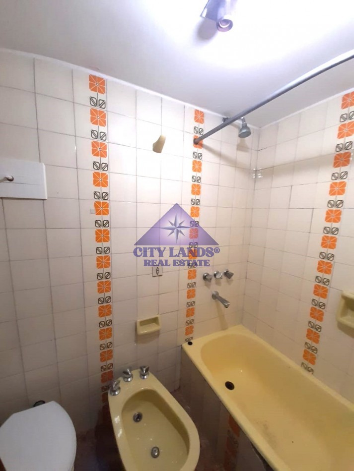 Departamento de dos dormitorios con cochera y patio en la Quinta Seccion - Ciudad de Mendoza