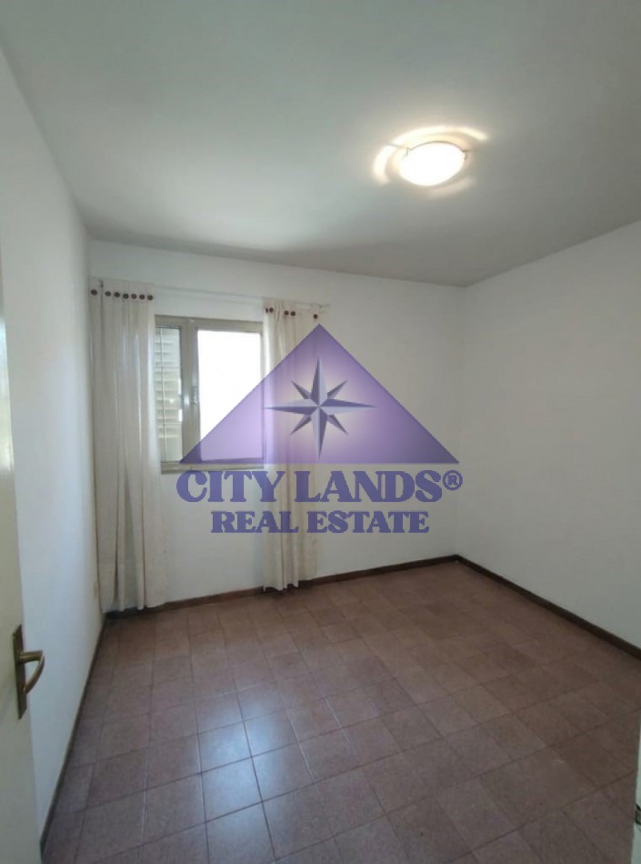 Departamento en venta 3 dormitorios, patio y cochera en Godoy Cruz