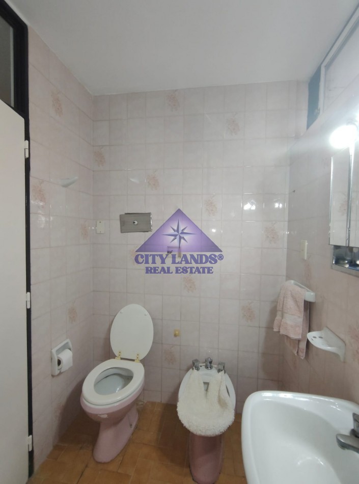 Casa en venta de 3 dormitorios, 2 baños, cochera, en Barrio Supe de Godoy Cruz