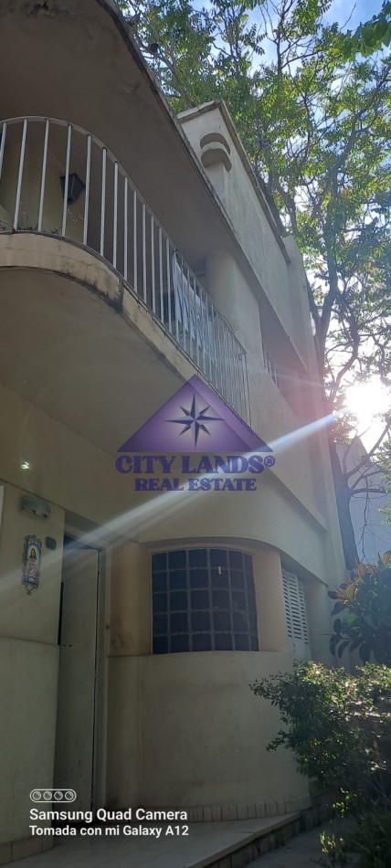 Casa en venta de tres dormitorios - Excelente ubicacion - Quinta Seccion - Ciudad de Mendoza