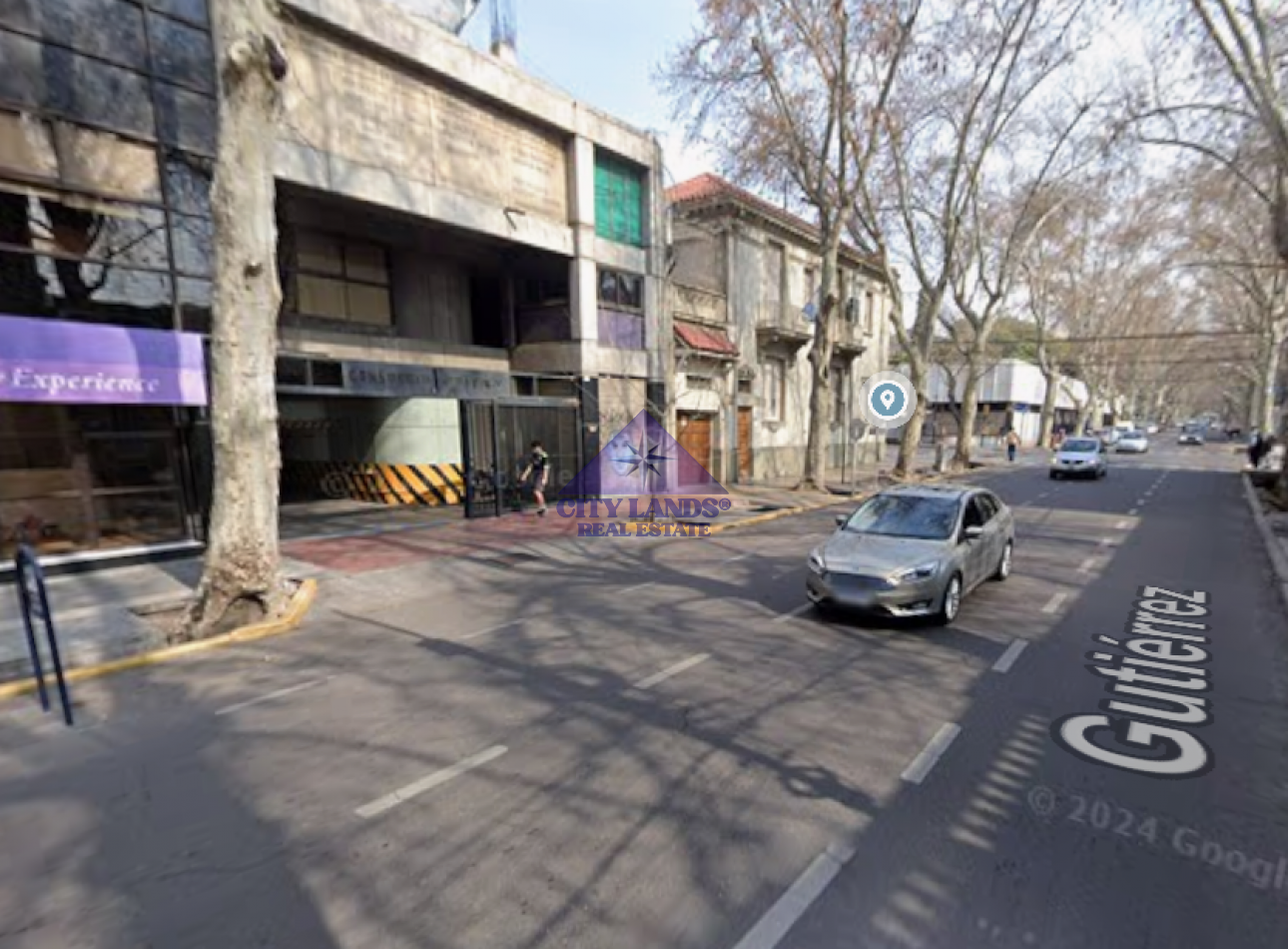 Cochera amplia en venta en la Ciudad de Mendoza