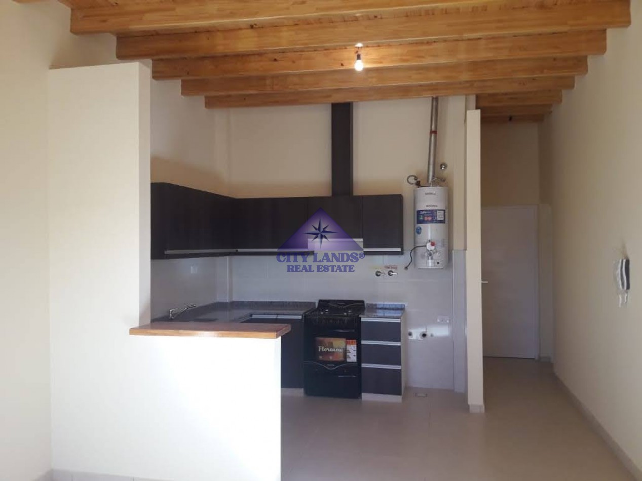 Departamento de dos dormitorios y cochera en alquiler en Barrio Inka, Guaymallen