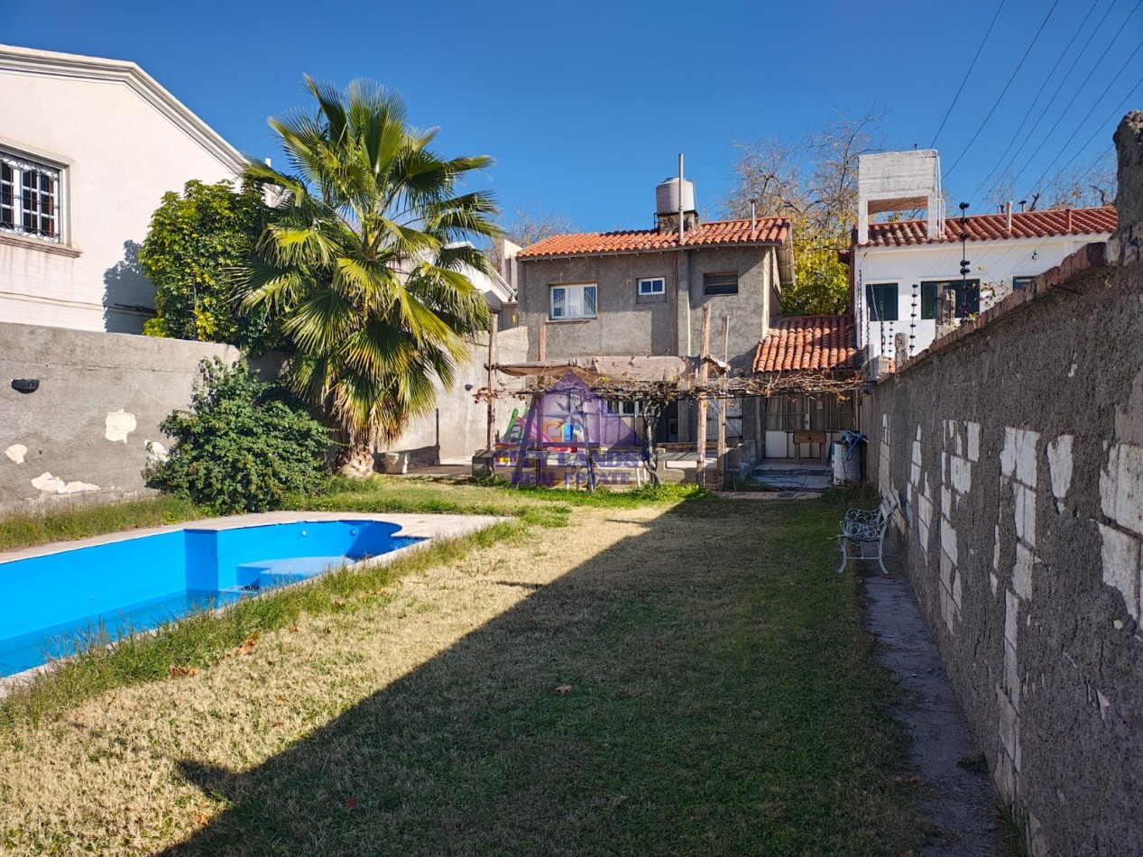 Casa en venta de 3 dormitorios, bicochera y piscina en la Ciudad de Mendoza