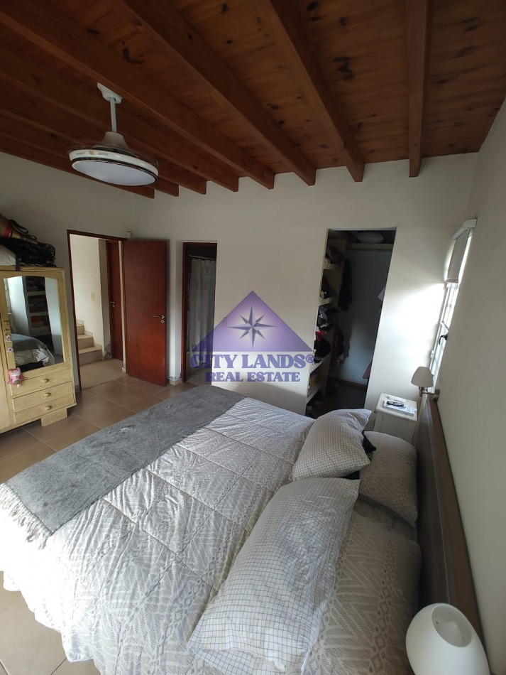 Casa de 3 dormitorios en venta en Perdriel con patio y piscina 