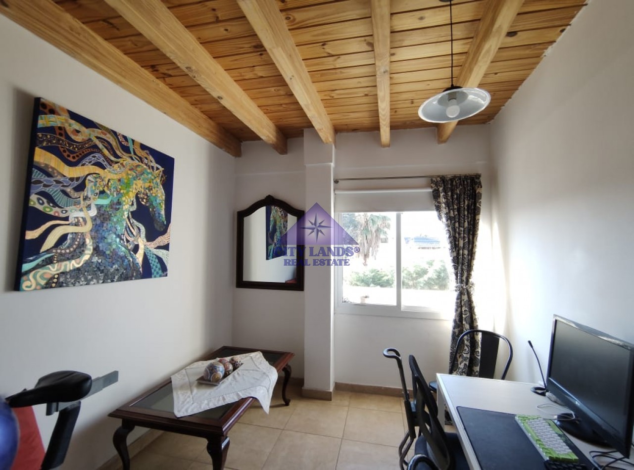 Casa en venta de 4 dormitorios en Barrio Privado, Carrodilla con piscina