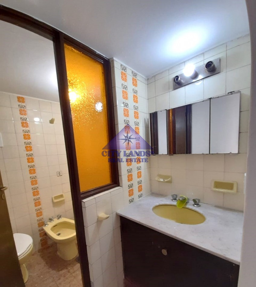 Departamento de dos dormitorios con cochera y patio en la Quinta Seccion - Ciudad de Mendoza