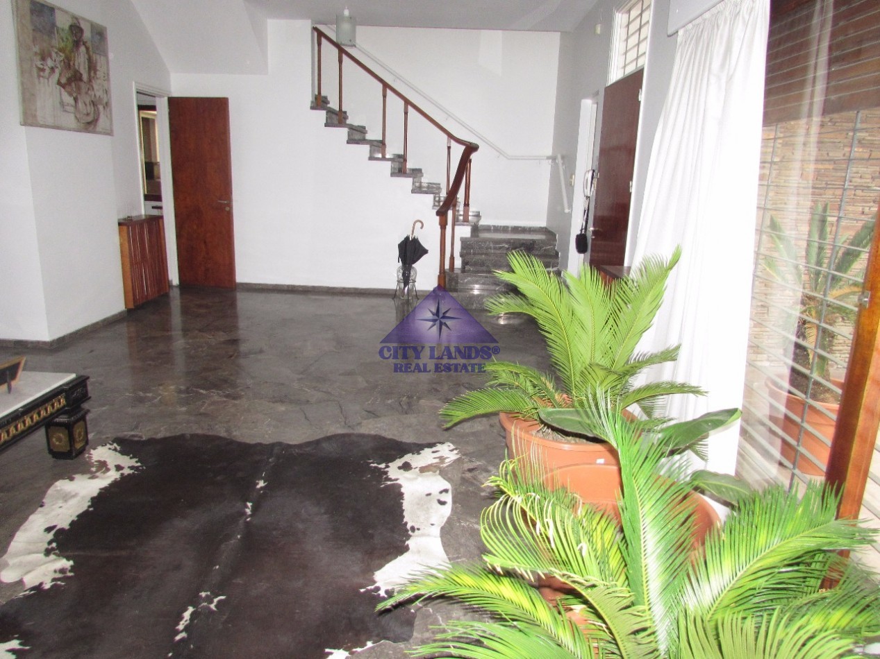 CASA EN VENTA - BARRIO BOMBAL - MENDOZA