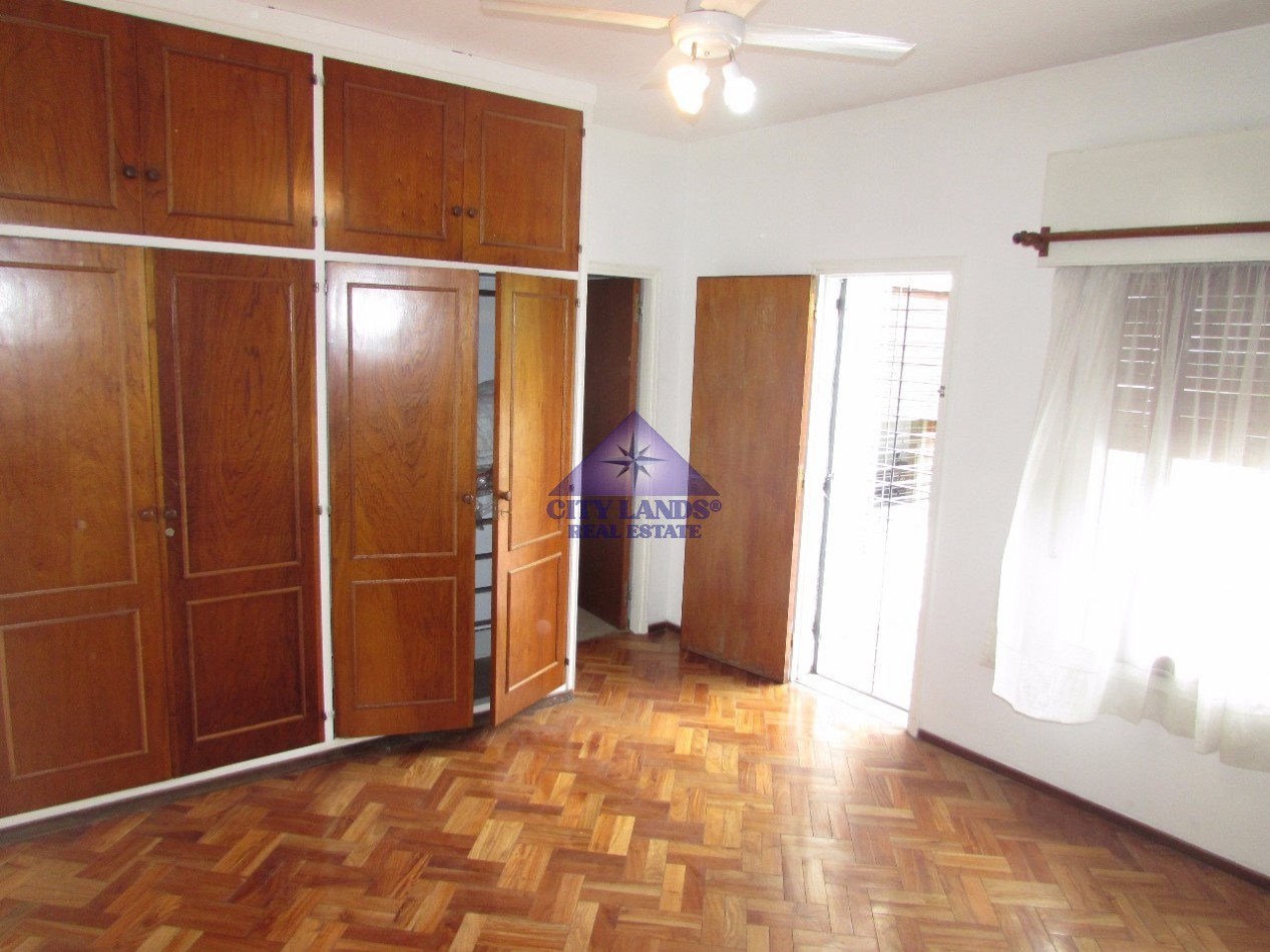 CASA EN VENTA - BARRIO BOMBAL - MENDOZA