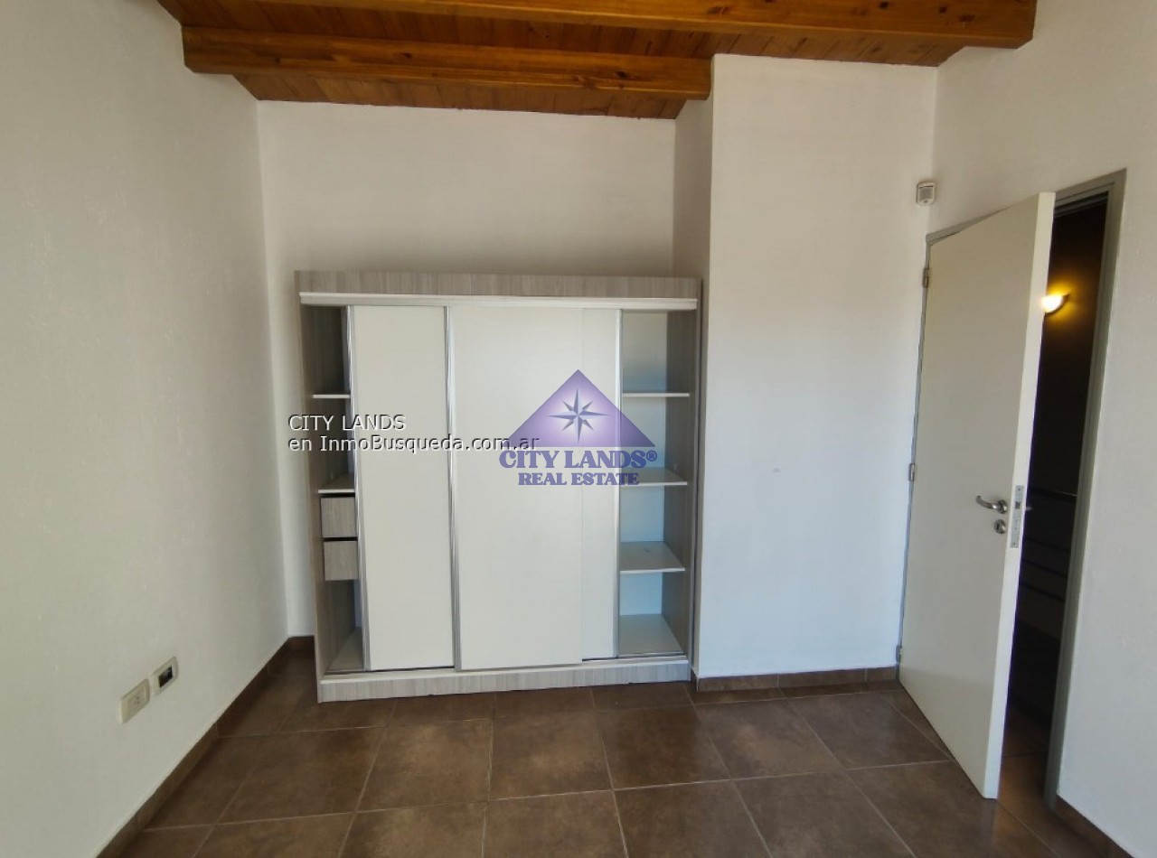 Excelente duplex de 3 dormitorios, cochera, en Complejo Privado Pueblo Qatari, Guaymallen
