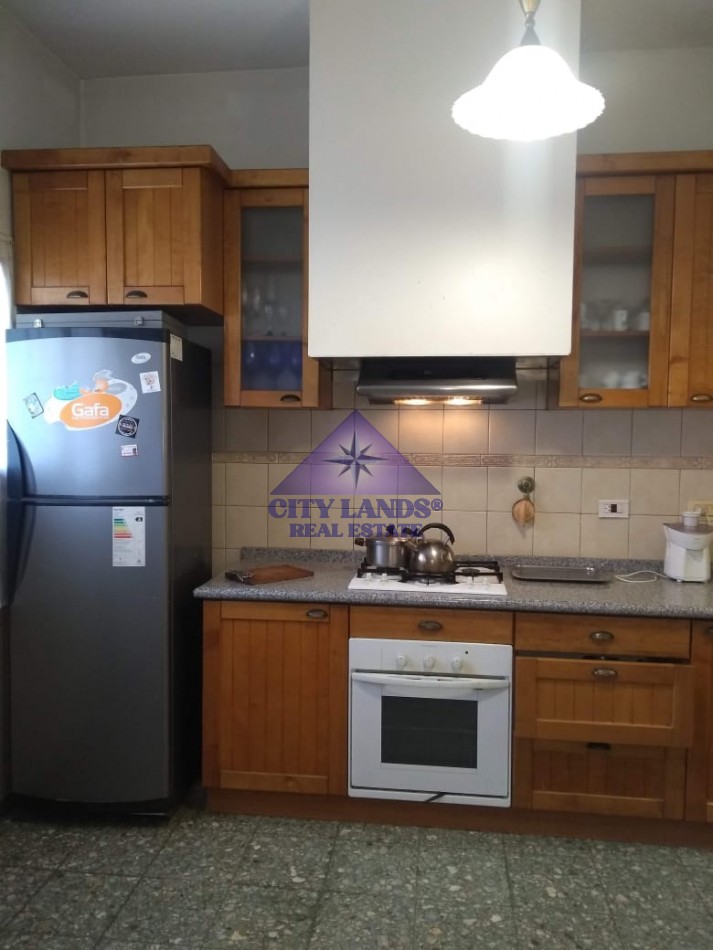 CASA EN VENTA - BARRIO BOMBAL - MENDOZA