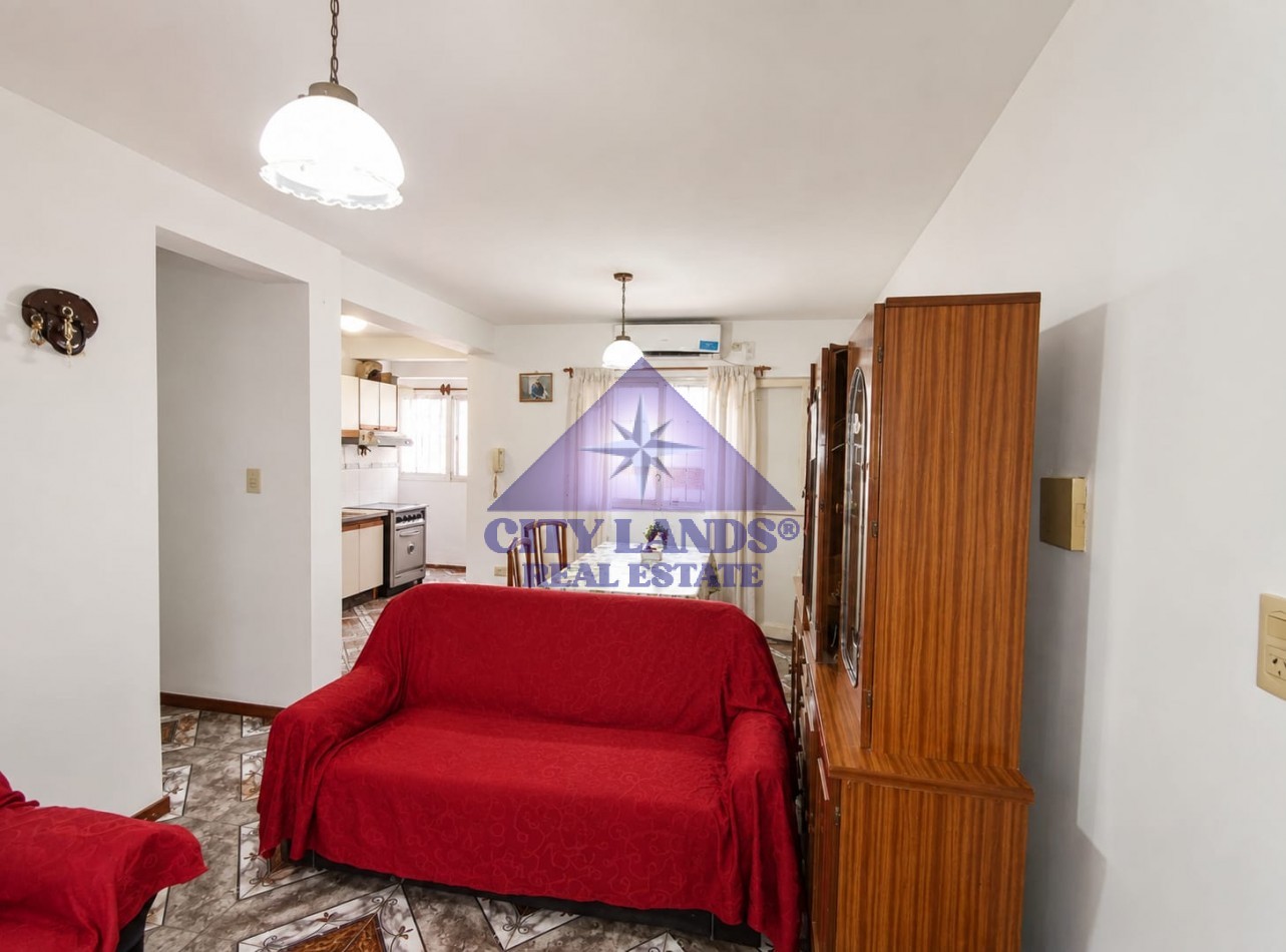 Departamento en venta 3 dormitorios, patio y cochera en Godoy Cruz