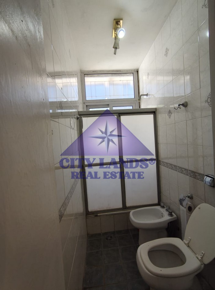 Casa en venta con amplio patio en las proximidades de La Puntilla