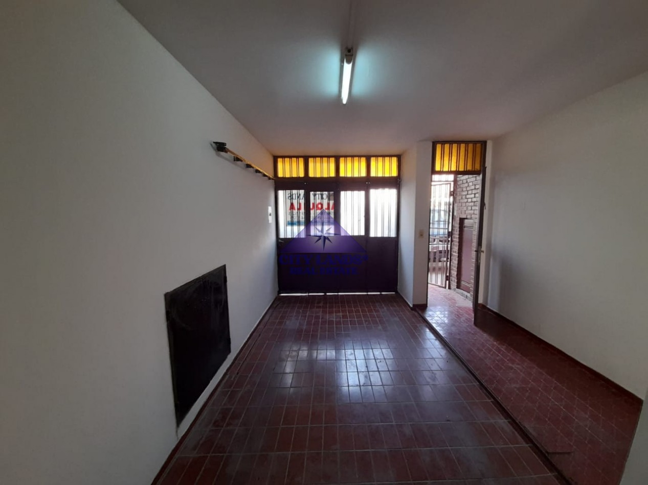 Departamento de dos dormitorios con cochera y patio en la Quinta Seccion - Ciudad de Mendoza