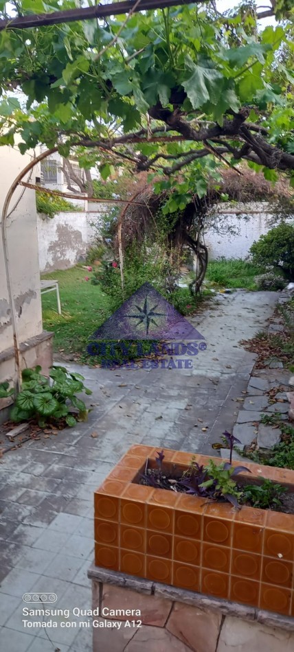 Casa en venta de tres dormitorios - Excelente ubicacion - Quinta Seccion - Ciudad de Mendoza
