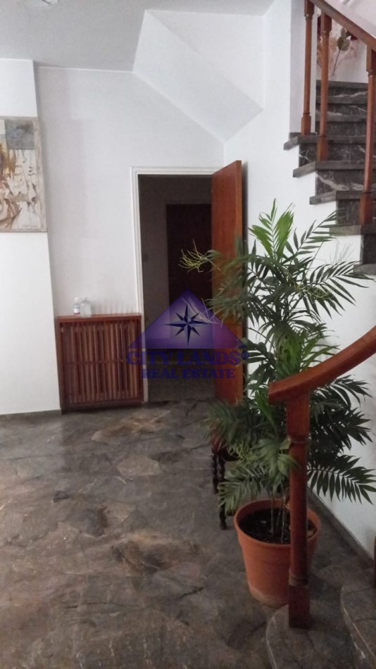 CASA EN VENTA - BARRIO BOMBAL - MENDOZA