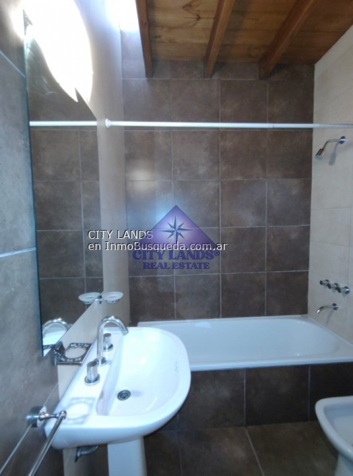 Excelente duplex de 3 dormitorios, cochera, en Complejo Privado Pueblo Qatari, Guaymallen