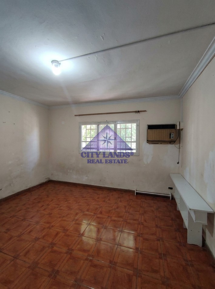 Casa en venta de cinco dormitorios y amplia cochera en Cuarta Seccion - Ciudad de Mendoza