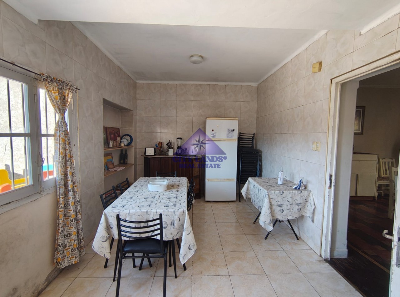 Casa en venta de 3 dormitorios, bicochera y piscina en la Ciudad de Mendoza