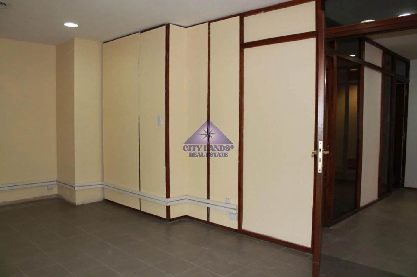Amplia oficina en venta en la Ciudad de Mendoza