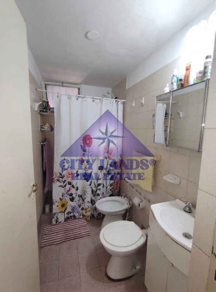 Departamento en venta 3 dormitorios, patio y cochera en Godoy Cruz