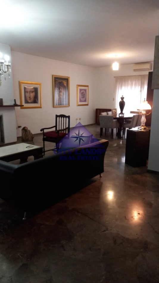 CASA EN VENTA - BARRIO BOMBAL - MENDOZA