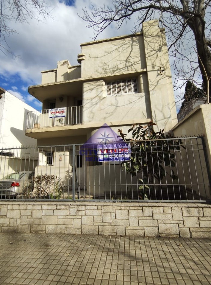 Casa en venta de tres dormitorios - Excelente ubicacion - Quinta Seccion - Ciudad de Mendoza
