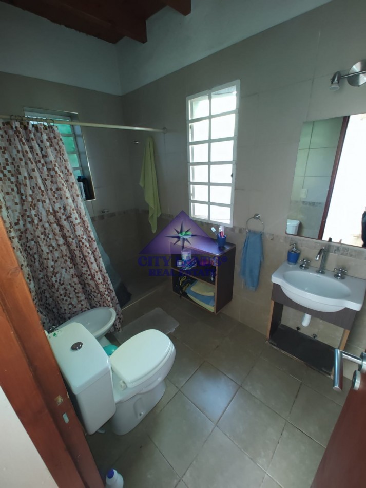 Casa de 3 dormitorios en venta en Perdriel con patio y piscina 