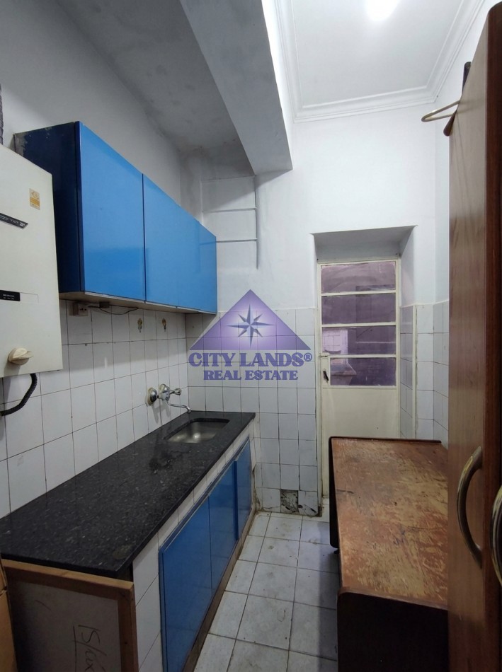 Casa en venta de cinco dormitorios y amplia cochera en Cuarta Seccion - Ciudad de Mendoza