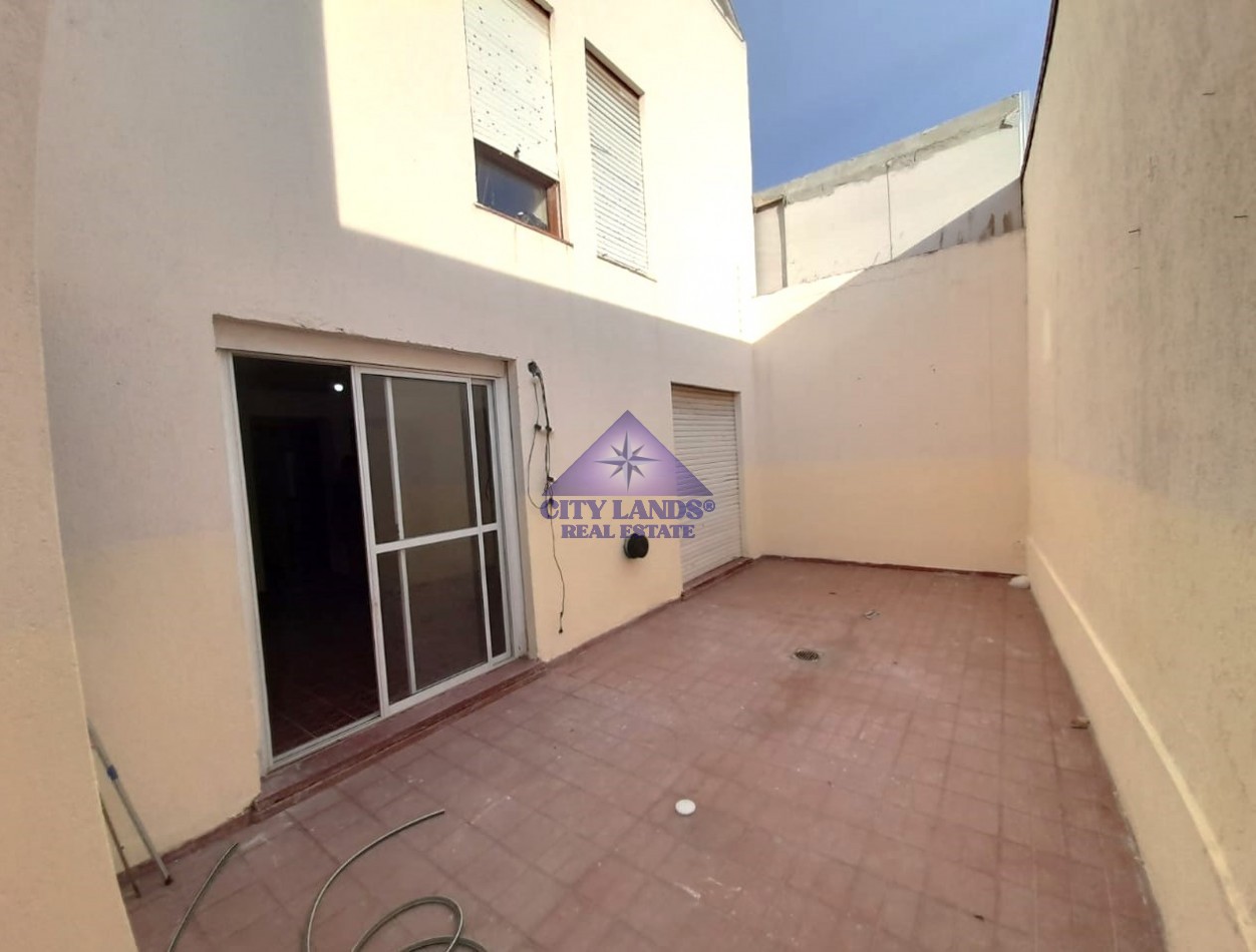 Departamento de dos dormitorios con cochera y patio en la Quinta Seccion - Ciudad de Mendoza