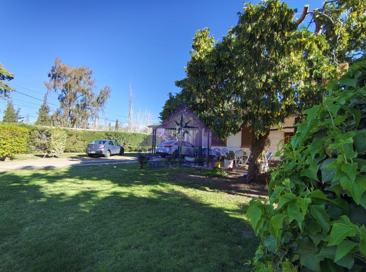 Casa en venta con amplio patio en las proximidades de La Puntilla