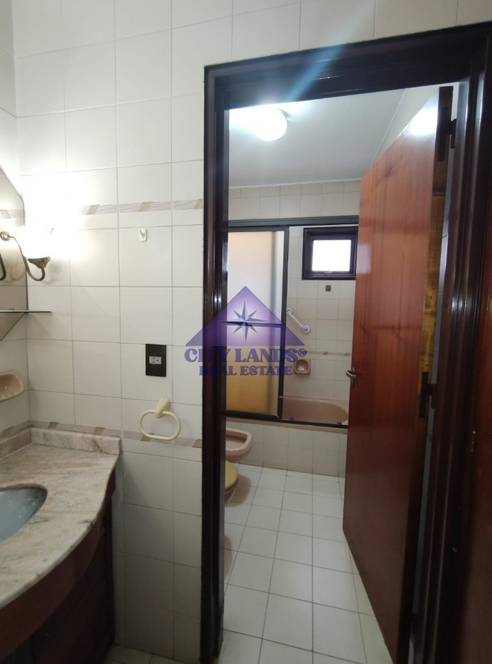 Amplia y Confortable casa en Venta en Quinta Seccion, Ciudad de Mendoza