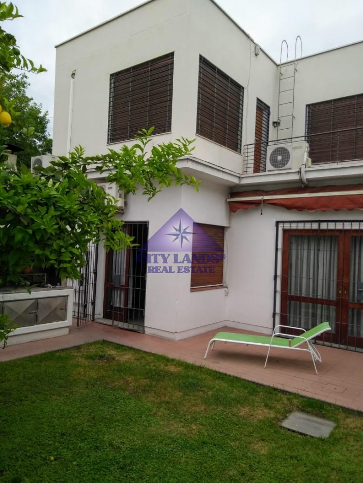 CASA EN VENTA - BARRIO BOMBAL - MENDOZA