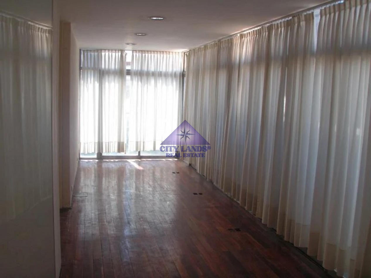 Amplia oficina en venta en la Ciudad de Mendoza