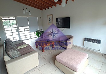 Casa de 3 dormitorios en venta en Perdriel con patio y piscina 